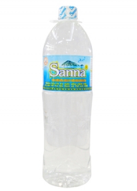 Nước suối đóng chai gia rẻ - Hãy dùng Sanna